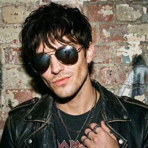 NEW MENS DELUXE Aviator Metal Classic Edgy Designer Style Sunglasses Silver